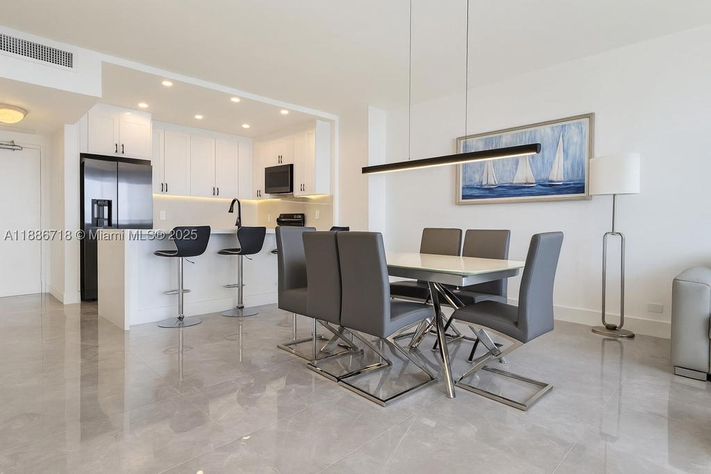 Real estate property located at 5601 Collins Ave #1409, Miami-dade, The Pavilion Condo, Miami Beach, FL
