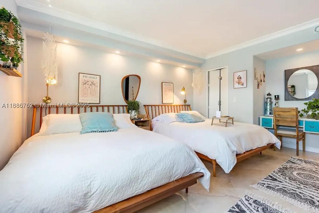 Real estate property located at 3901 Ocean Dr #14L, Broward, Tides On Hollywood Beach, Hollywood, FL