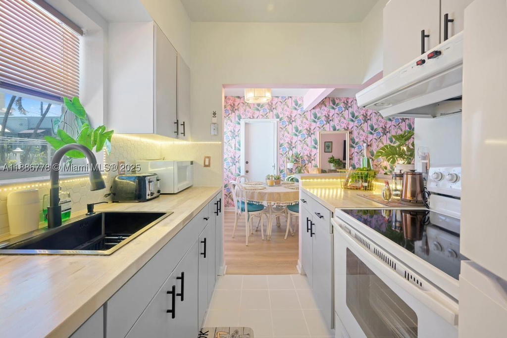 Real estate property located at 315 Van Buren St #104B, Broward, Windwood Seas Condo, Hollywood, FL