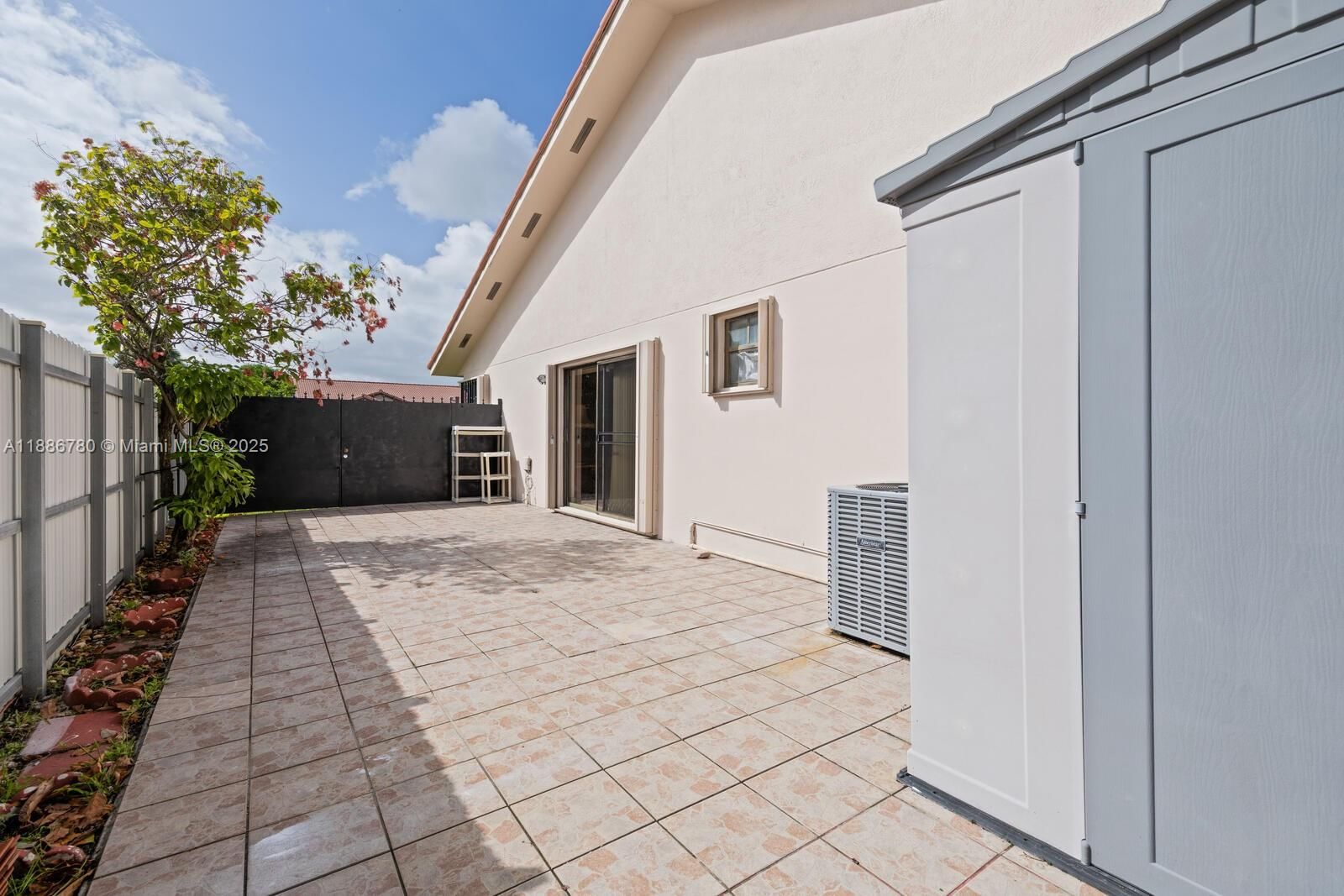 Real estate property located at 14207 51st St, Miami-dade, Americas At Miller, Miami, FL