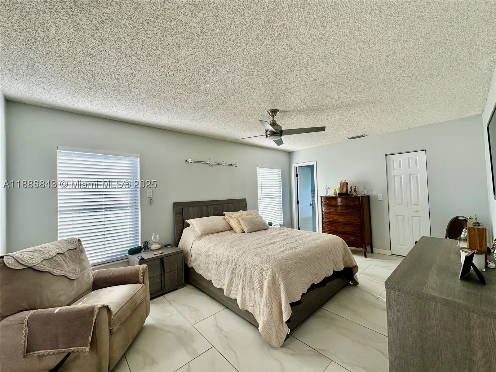 Real estate property located at 9631 42nd Ct, Broward, Hills Of Welleby, Sunrise, FL