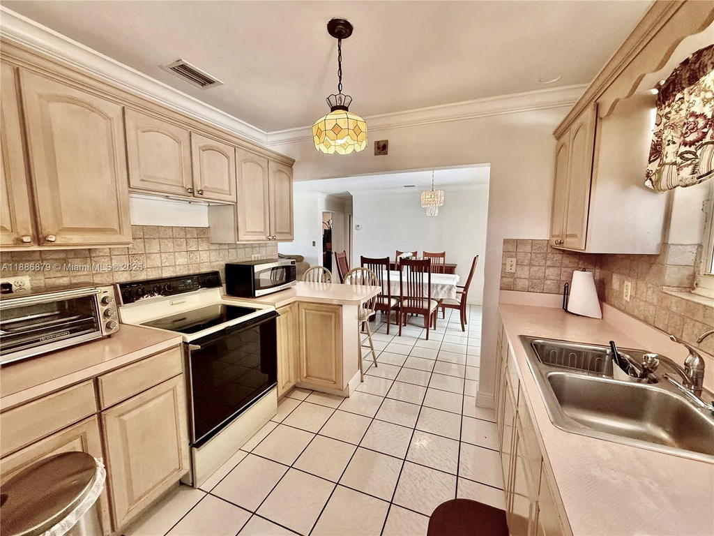 Real estate property located at 3310 94th Pl, Miami-dade, Coral Glade Heights, Miami, FL