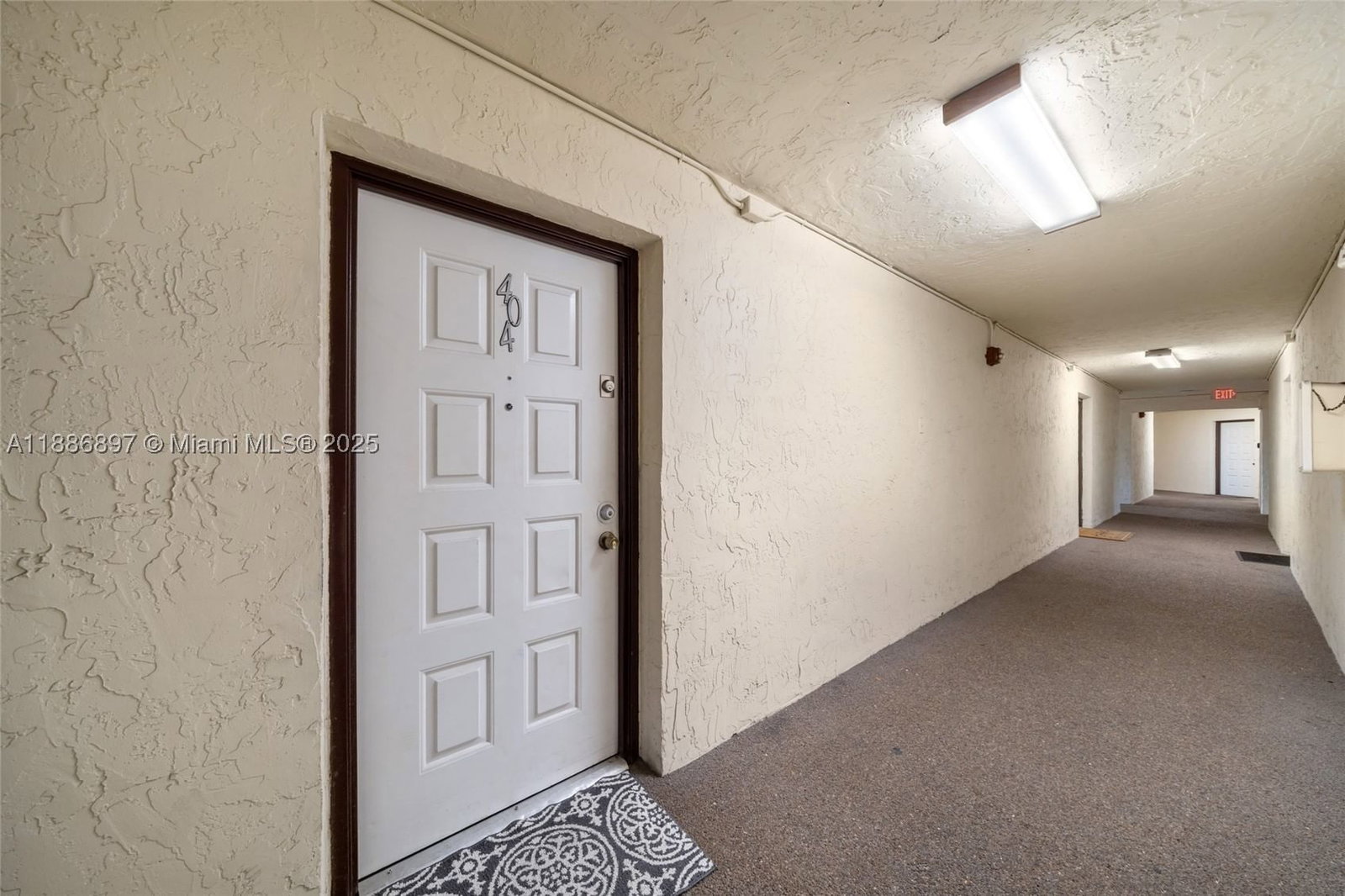 Real estate property located at 8005 Lake Dr #404, Miami-dade, Sandoral Condo Ph I, Doral, FL