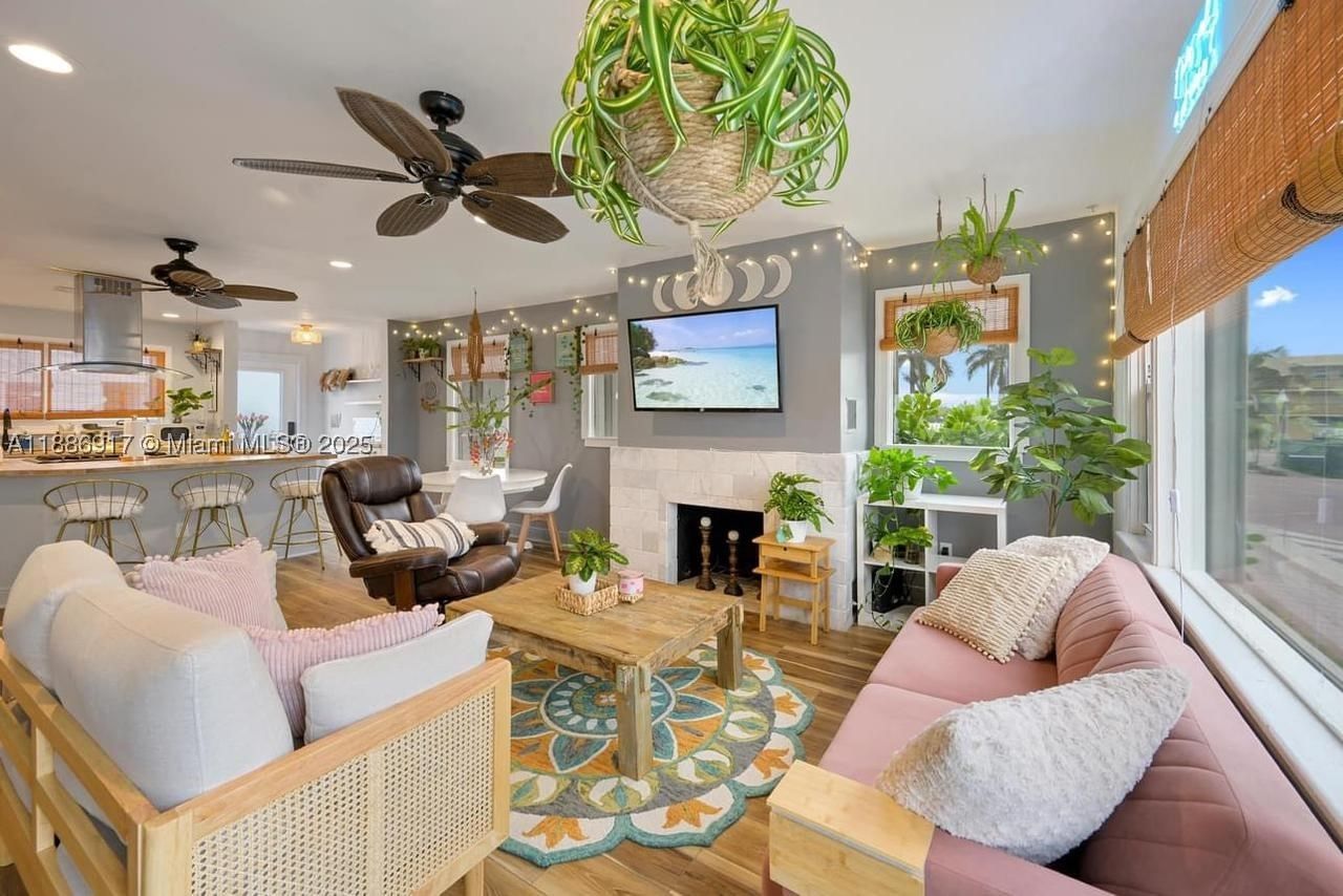 Real estate property located at 314 New Hampshire St #23, Broward, Chateau Gardens Condo, Hollywood, FL