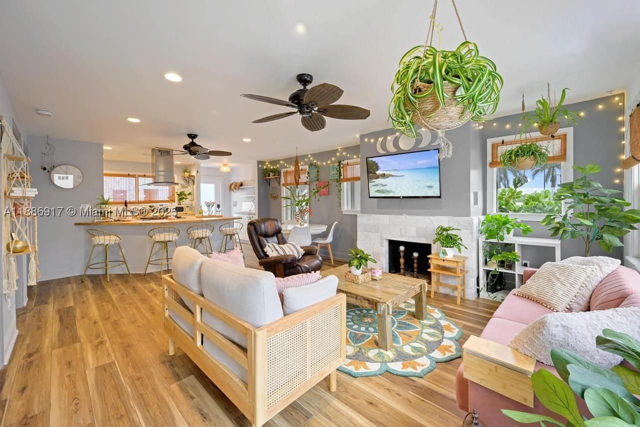 Real estate property located at 314 New Hampshire St #23, Broward, Chateau Gardens Condo, Hollywood, FL