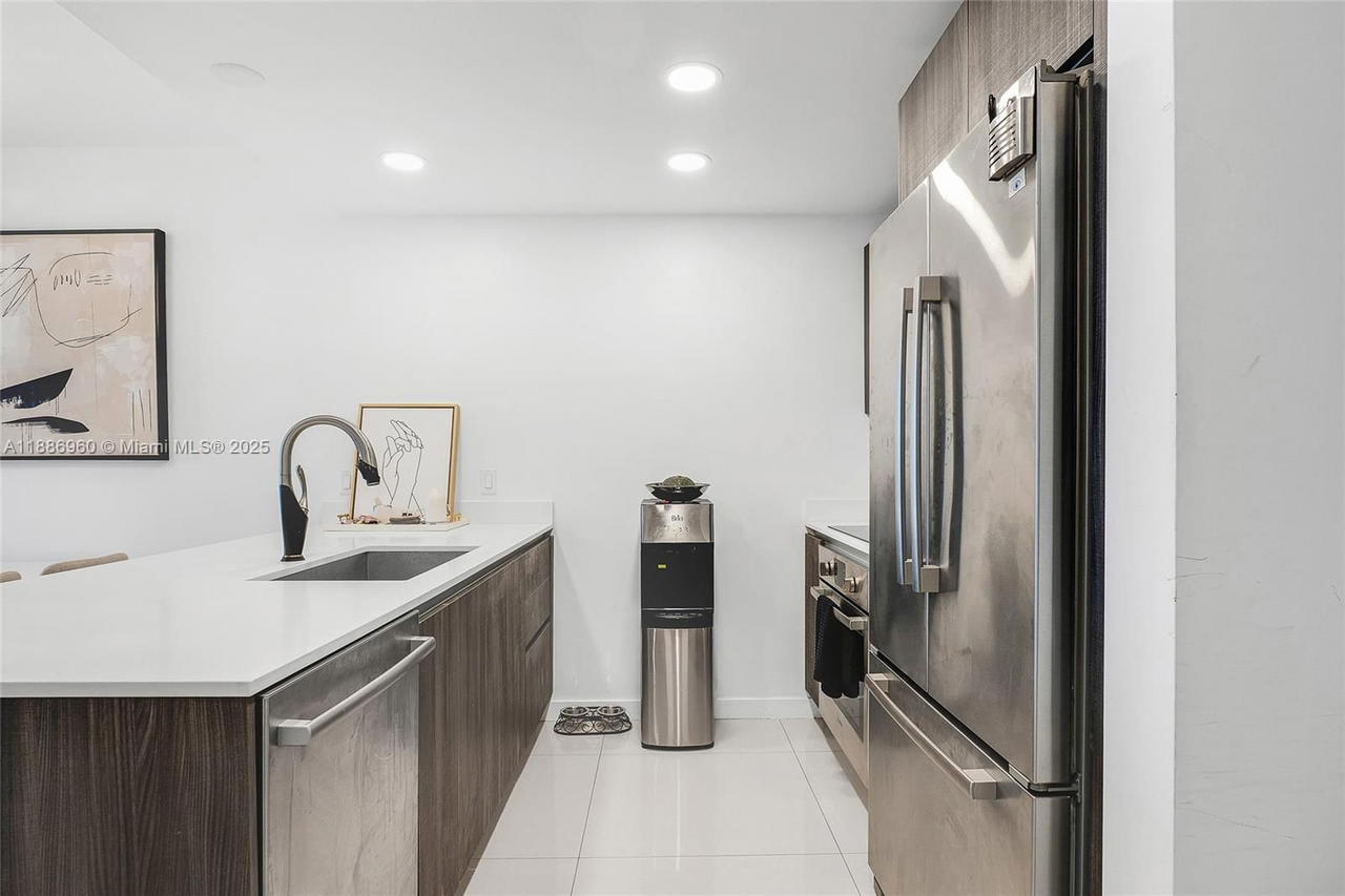 Real estate property located at 488 18th St #704, Miami-dade, Aria On The Bay Condo, Miami, FL