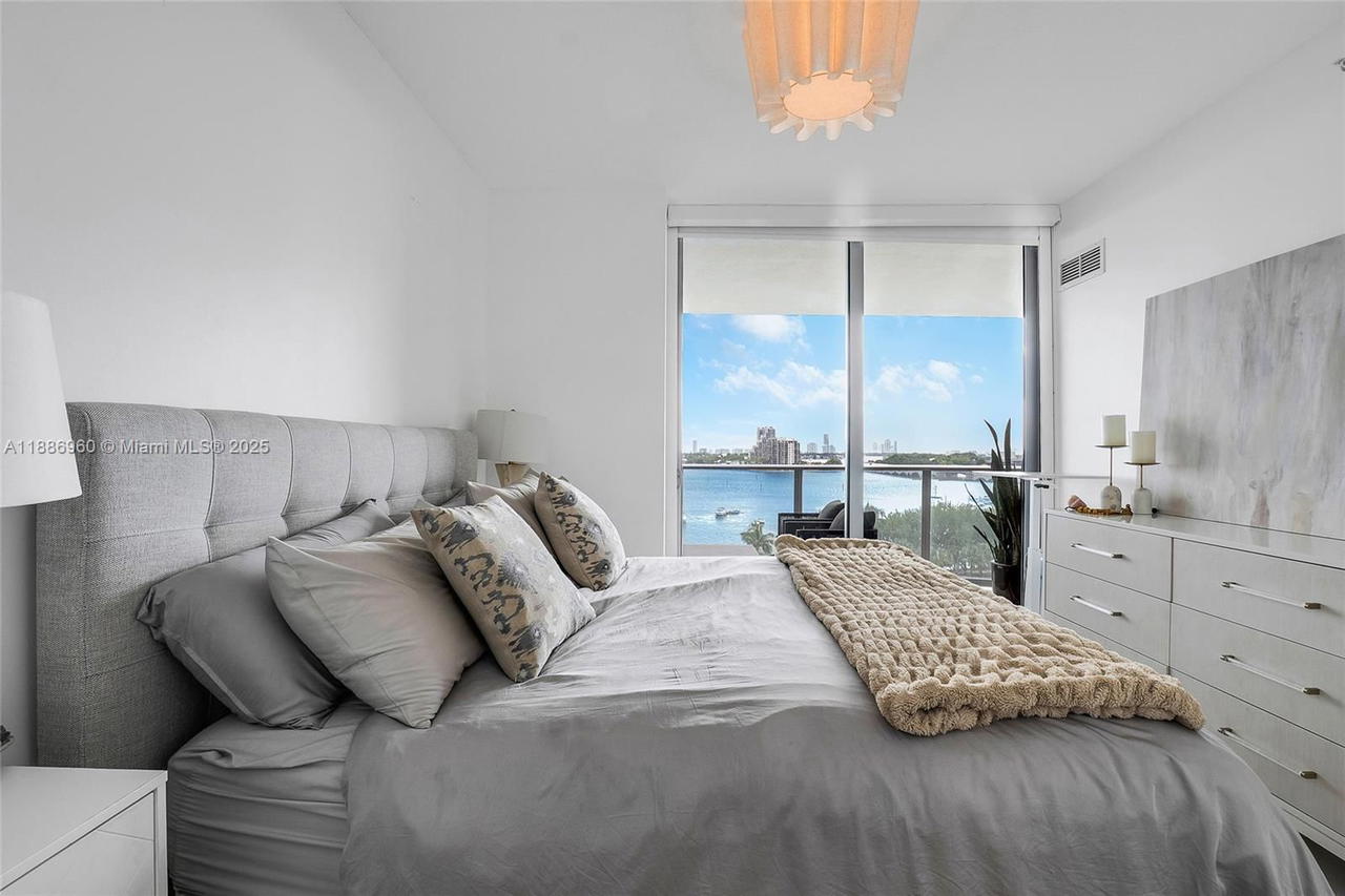 Real estate property located at 488 18th St #704, Miami-dade, Aria On The Bay Condo, Miami, FL