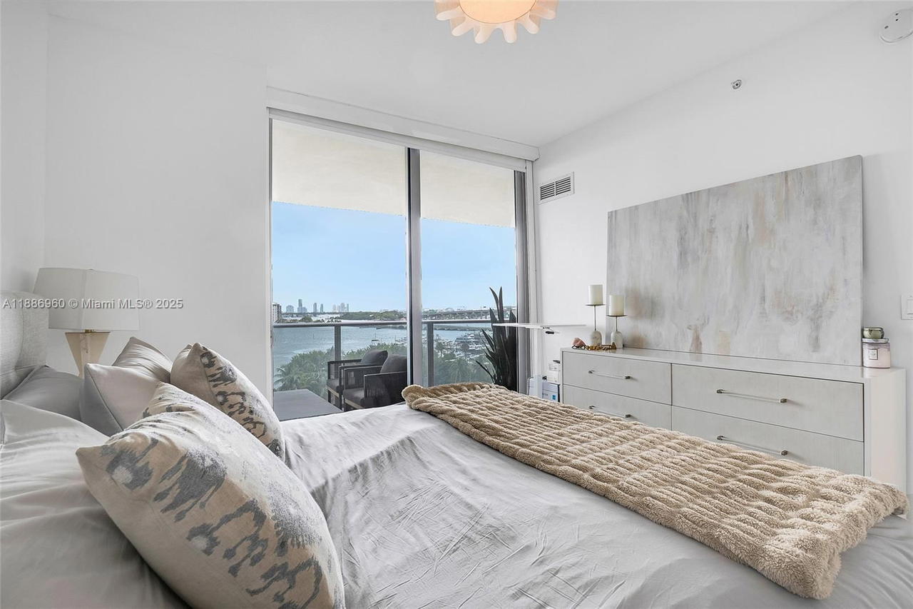 Real estate property located at 488 18th St #704, Miami-dade, Aria On The Bay Condo, Miami, FL