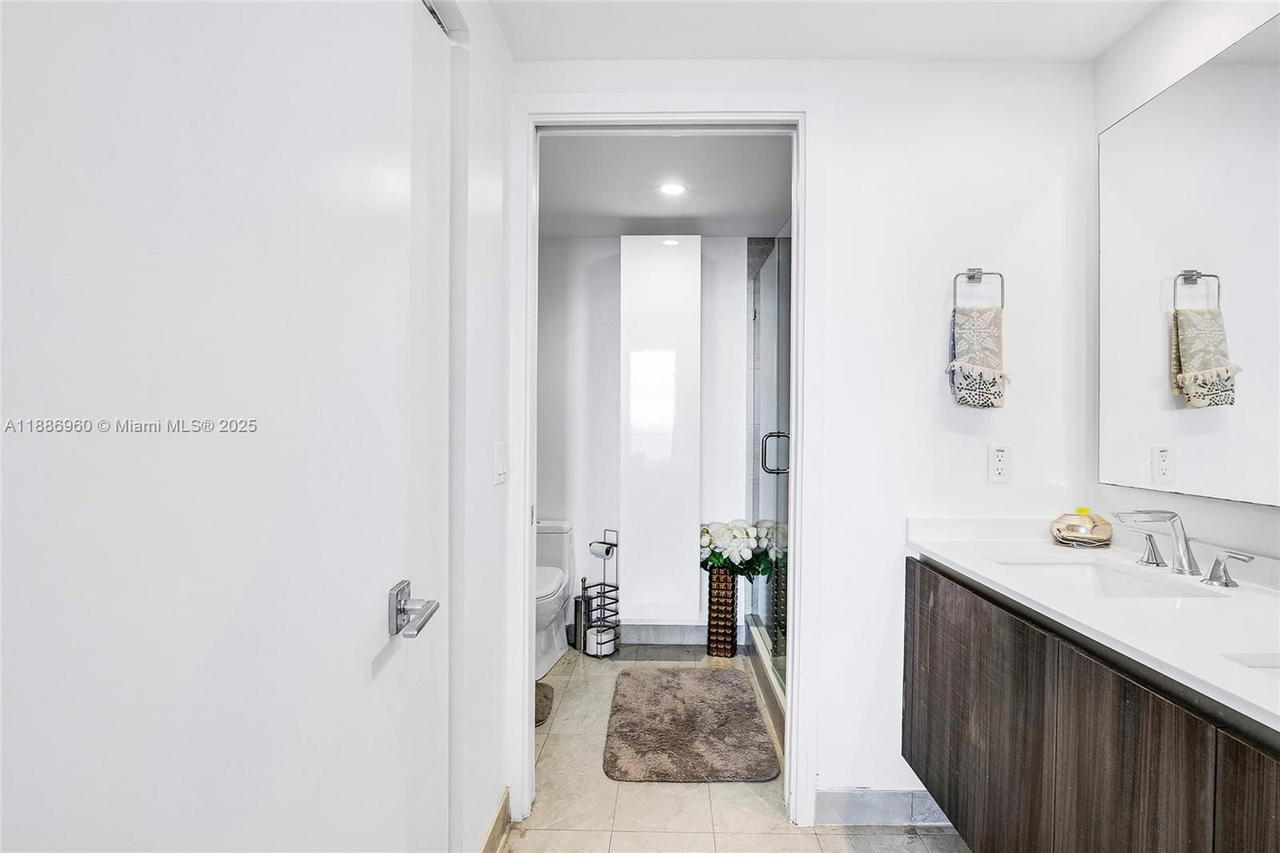 Real estate property located at 488 18th St #704, Miami-dade, Aria On The Bay Condo, Miami, FL