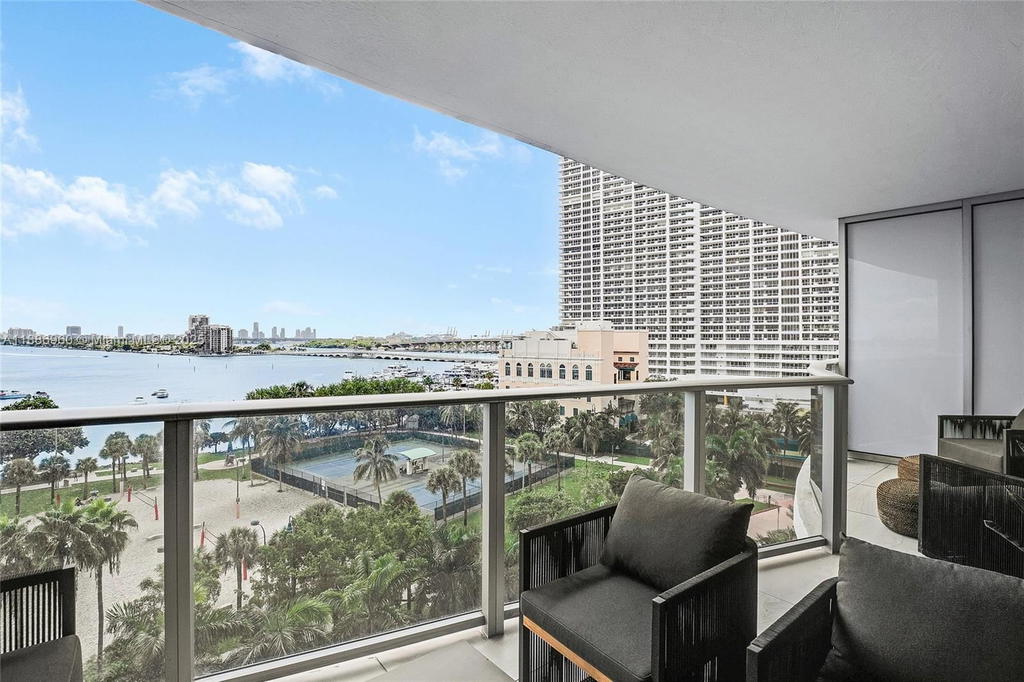 Real estate property located at 488 18th St #704, Miami-dade, Aria On The Bay Condo, Miami, FL