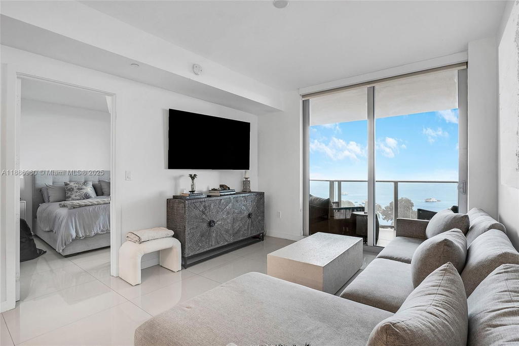 Real estate property located at 488 18th St #704, Miami-dade, Aria On The Bay Condo, Miami, FL