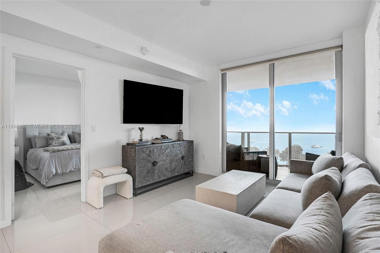 Real estate property located at 488 18th St #704, Miami-dade, Aria On The Bay Condo, Miami, FL