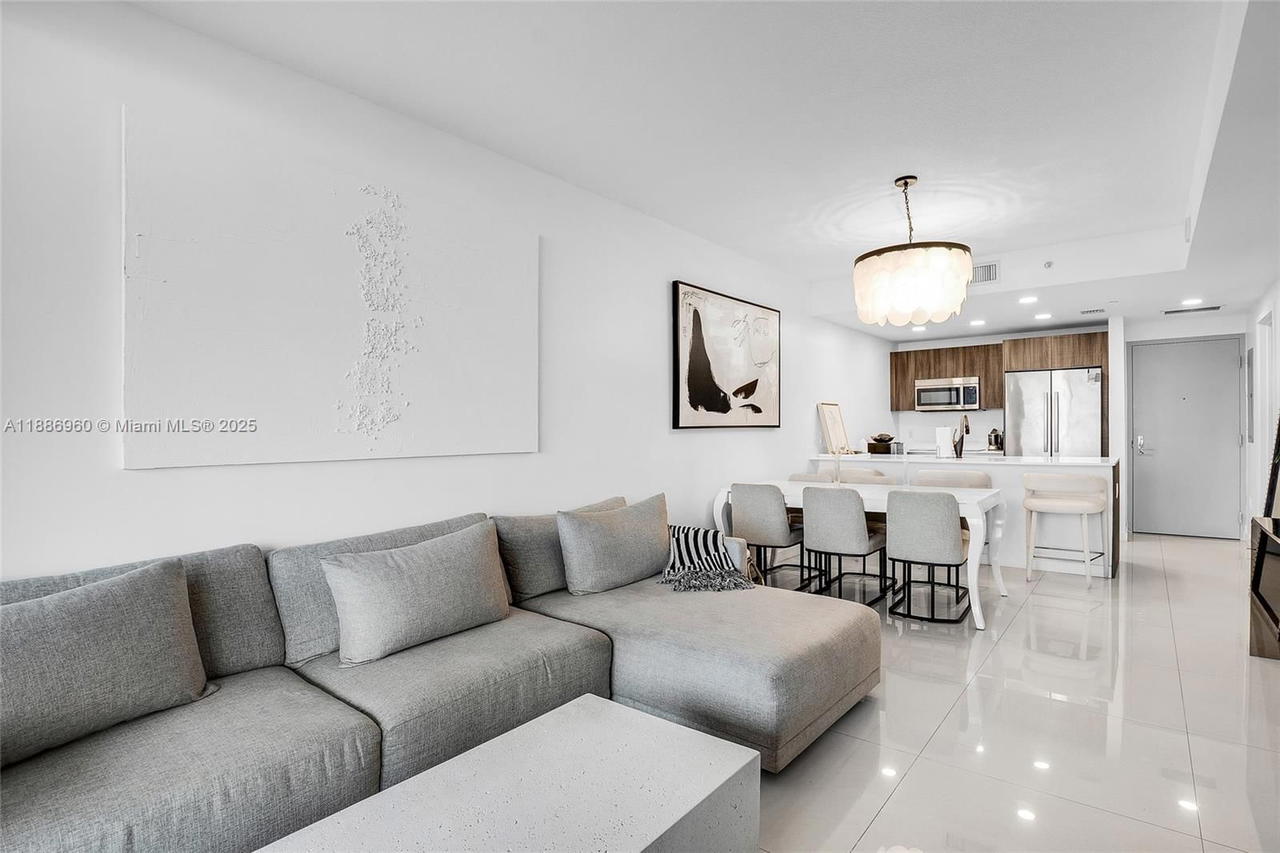 Real estate property located at 488 18th St #704, Miami-dade, Aria On The Bay Condo, Miami, FL
