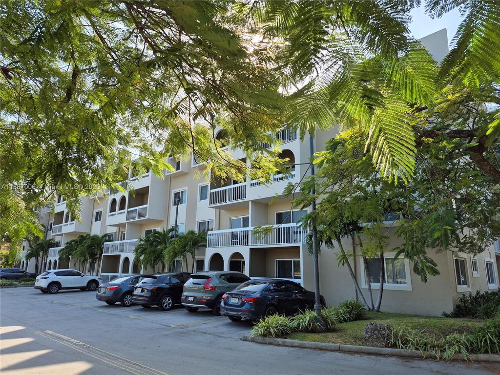 Real estate property located at 7703 Camino Real A112, Miami-dade, Village Of Kings Creek Co, Miami, FL