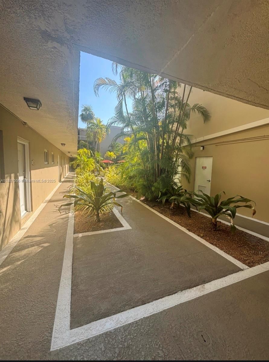 Real estate property located at 7703 Camino Real A112, Miami-dade, Village Of Kings Creek Co, Miami, FL