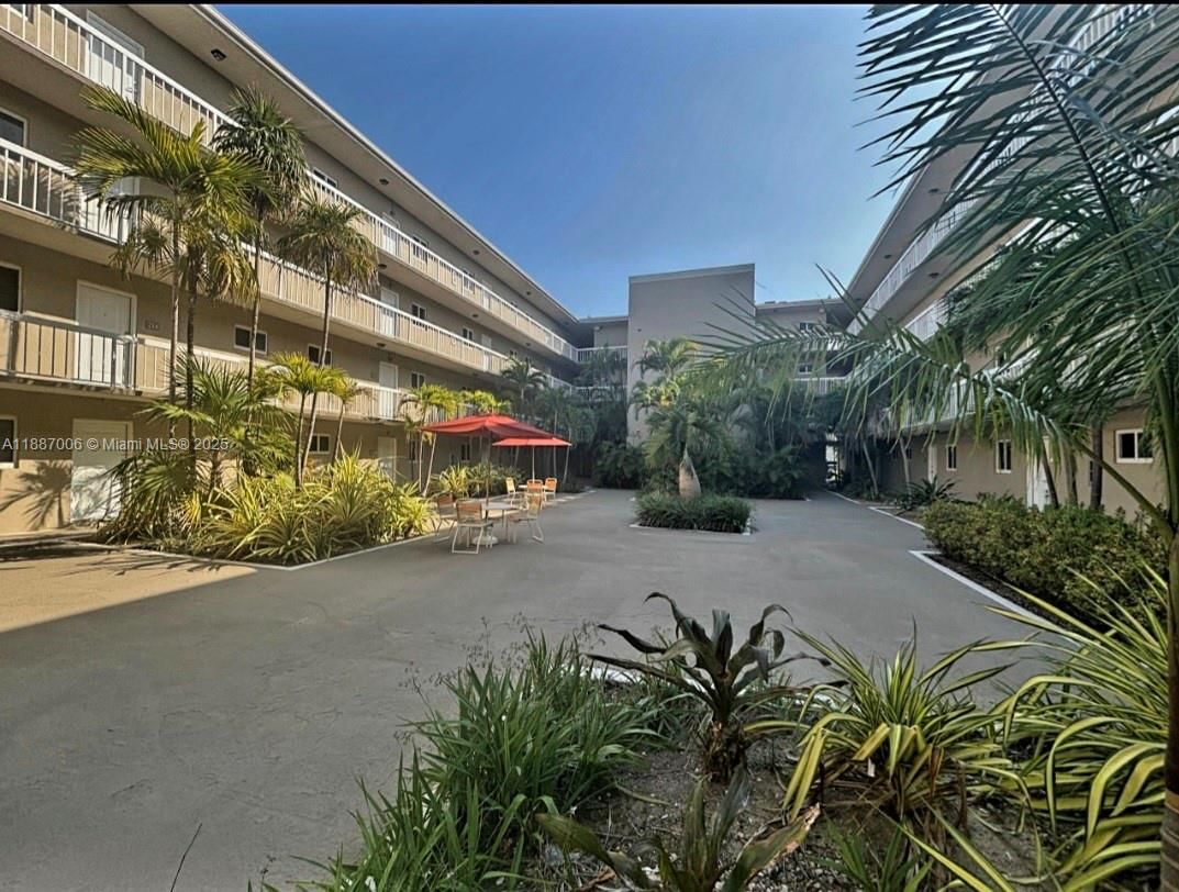 Real estate property located at 7703 Camino Real A112, Miami-dade, Village Of Kings Creek Co, Miami, FL