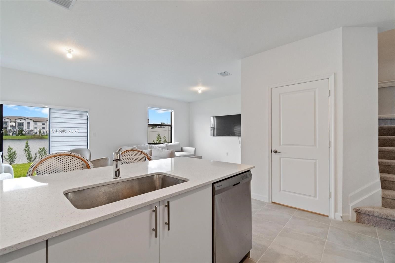 Real estate property located at 541 204th St, Miami-dade, Vista Lago, Miami Gardens, FL