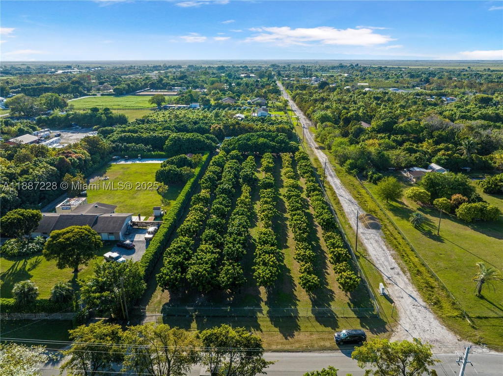 Real estate property located at 18800 197 Ave, Miami-dade, Redlands, Miami, FL