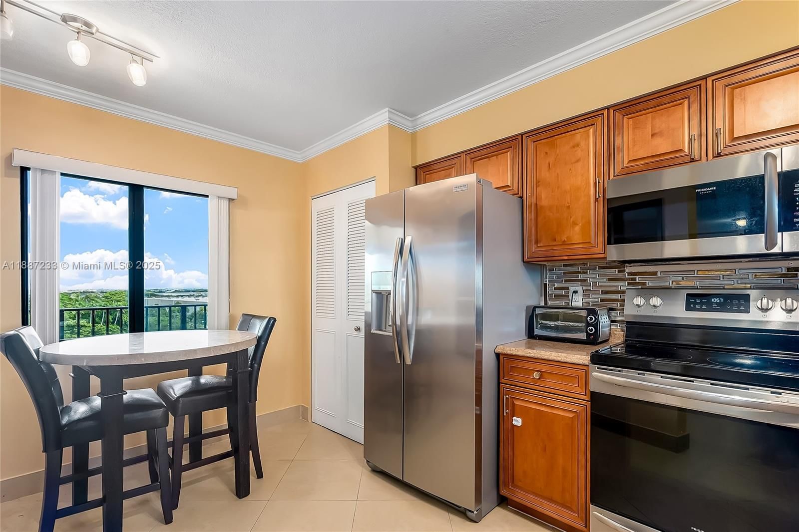 Real estate property located at 2200 Cypress Bend Dr #804, Broward, Cypress Bend Condominium, Pompano Beach, FL