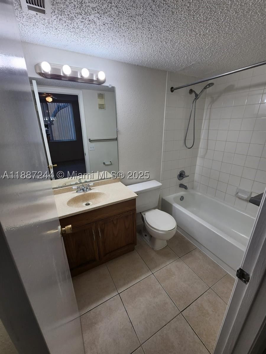 Real estate property located at , Broward, Windward Lakes Condo, Pompano Beach, FL