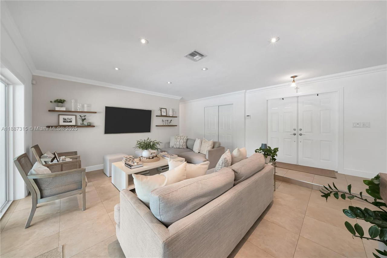 Real estate property located at 8975 83rd St, Miami-dade, Cypress Cove Ests Sec 2, Miami, FL