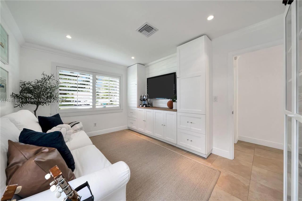 Real estate property located at 8975 83rd St, Miami-dade, Cypress Cove Ests Sec 2, Miami, FL