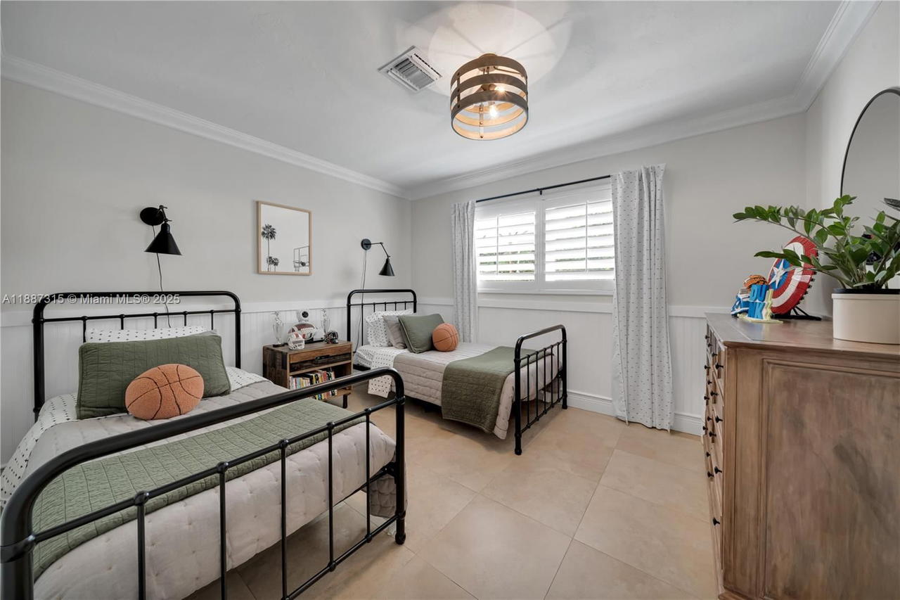 Real estate property located at 8975 83rd St, Miami-dade, Cypress Cove Ests Sec 2, Miami, FL