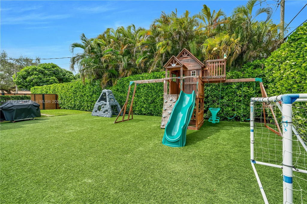 Real estate property located at 8975 83rd St, Miami-dade, Cypress Cove Ests Sec 2, Miami, FL