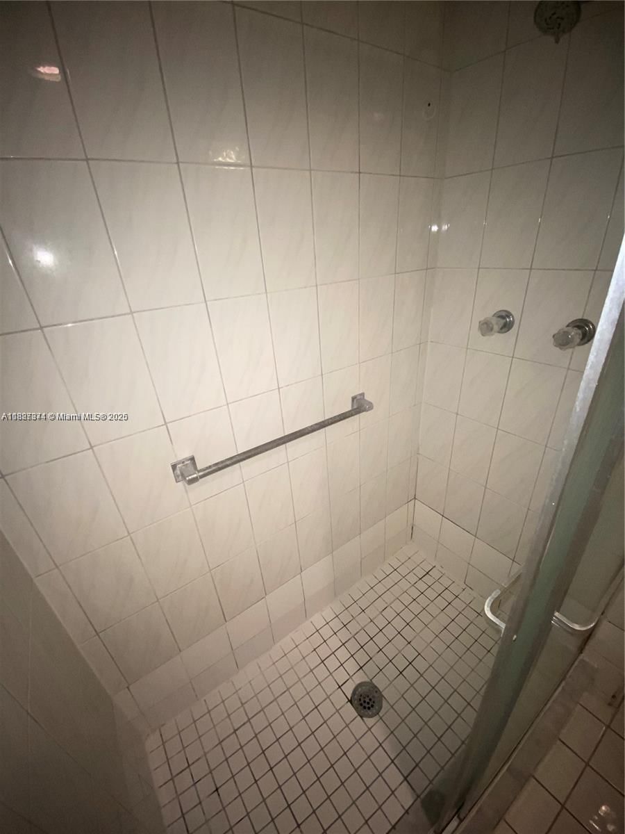 Real estate property located at , Broward, Environ I Condo 9, Lauderhill, FL