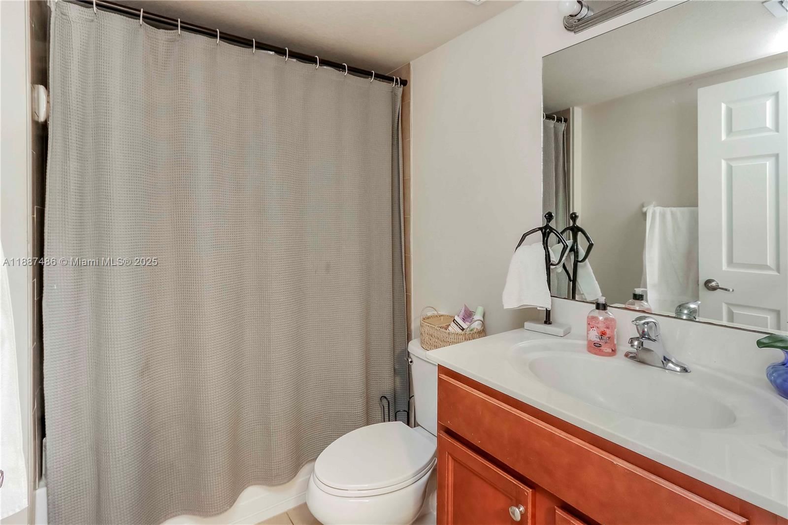 Real estate property located at 22561 88th Pl #206-7, Miami-dade, The Courts At Bayshore Ii, Cutler Bay, FL
