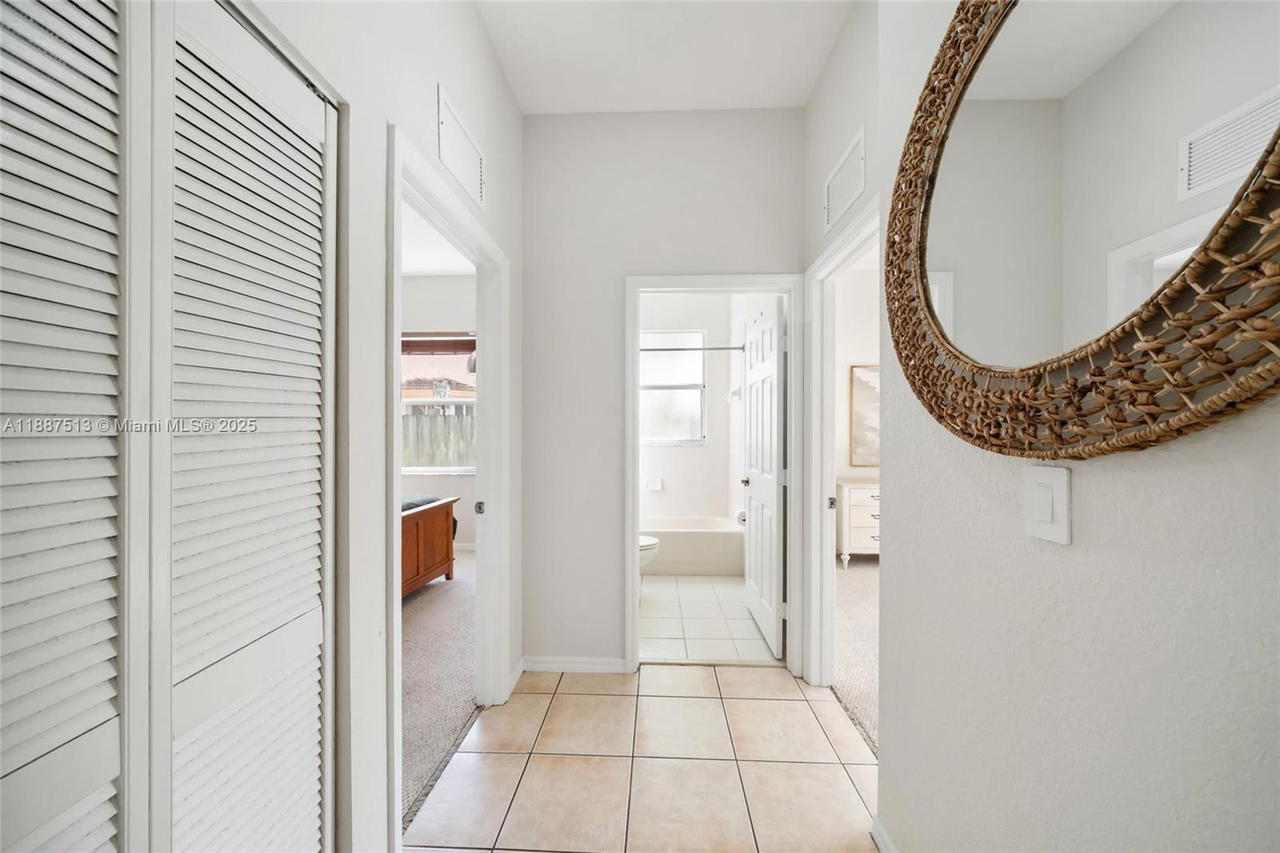 Real estate property located at 2111 14th Cir, Miami-dade, Keys Landing, Homestead, FL