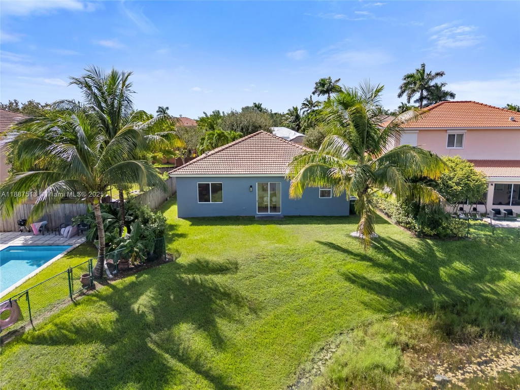 Real estate property located at 2111 14th Cir, Miami-dade, Keys Landing, Homestead, FL