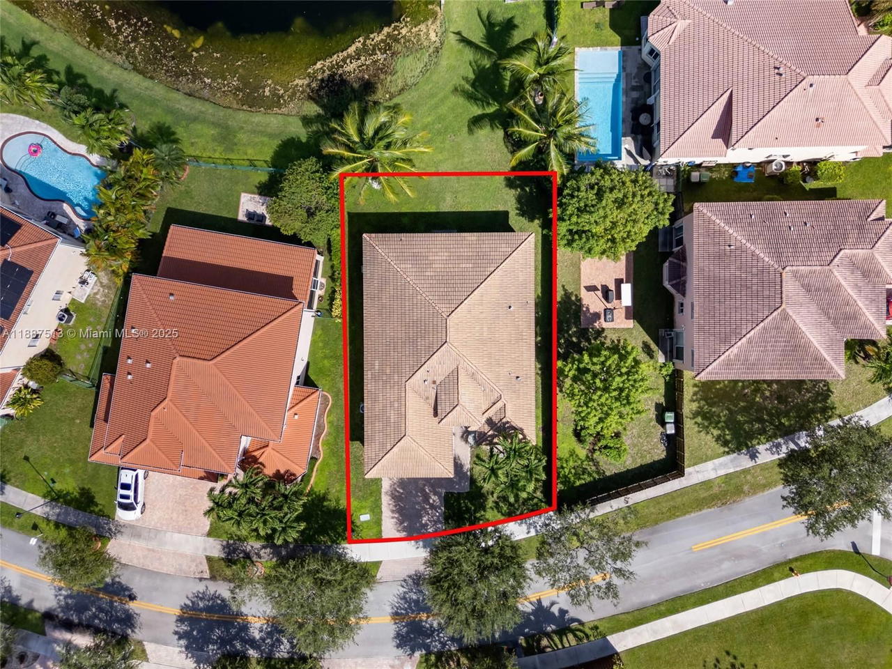 Real estate property located at 2111 14th Cir, Miami-dade, Keys Landing, Homestead, FL