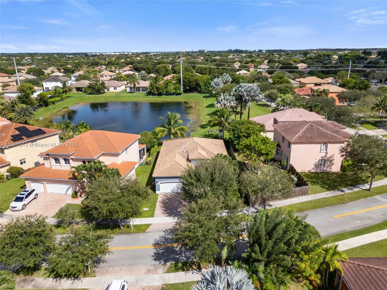 Real estate property located at 2111 14th Cir, Miami-dade, Keys Landing, Homestead, FL