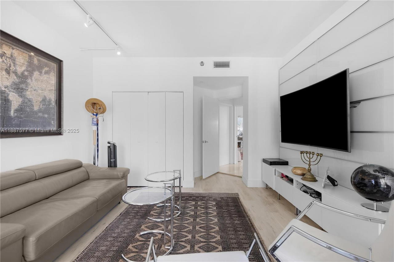 Real estate property located at 21150 Point Pl #1905, Miami-dade, Atlantic Ii At The Point, Aventura, FL