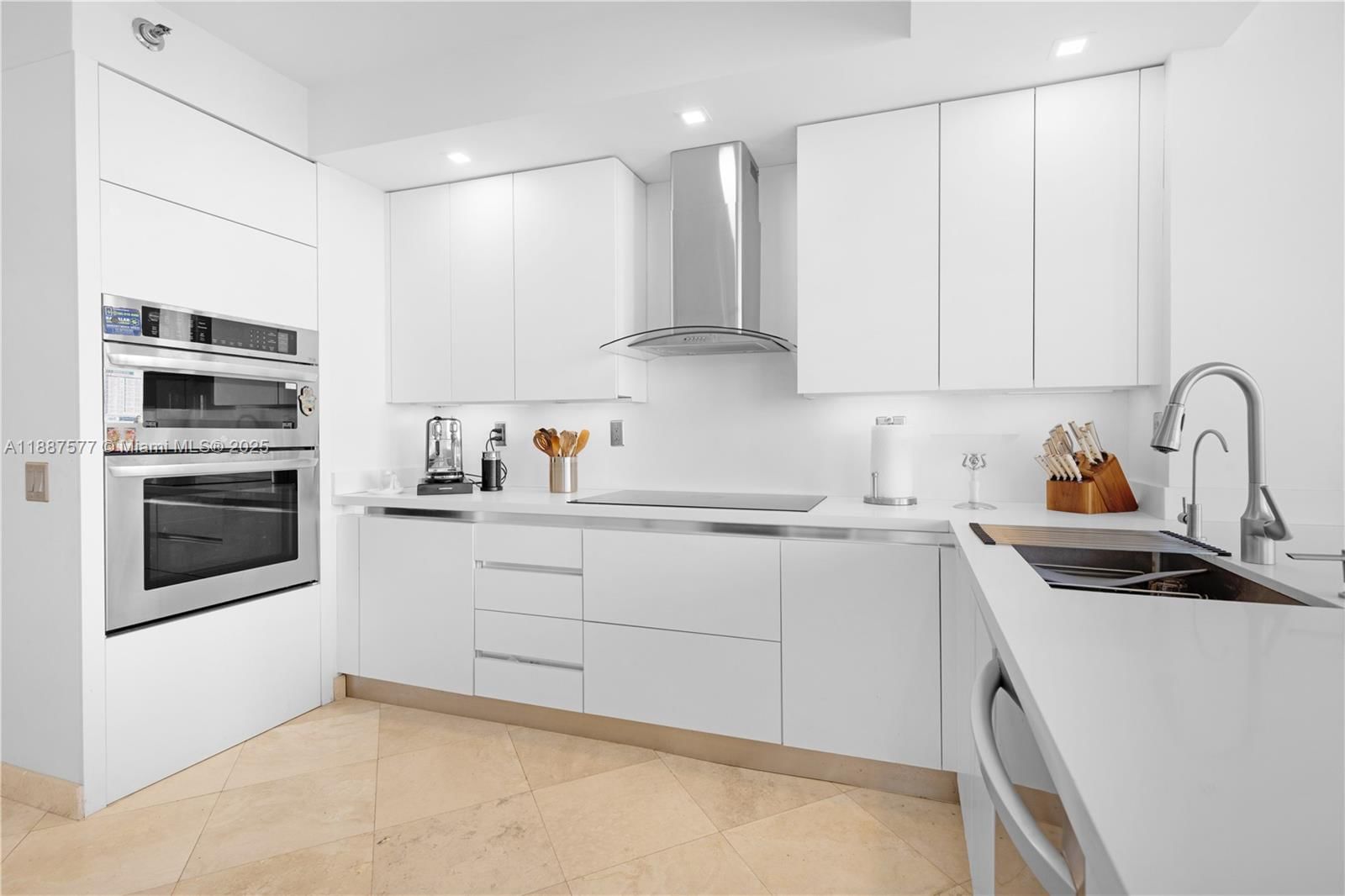 Real estate property located at 21150 Point Pl #1905, Miami-dade, Atlantic Ii At The Point, Aventura, FL