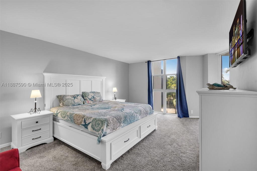 Real estate property located at 1000 Quayside Ter #505, Miami-dade, Towers Of Quayside Condo, Miami, FL