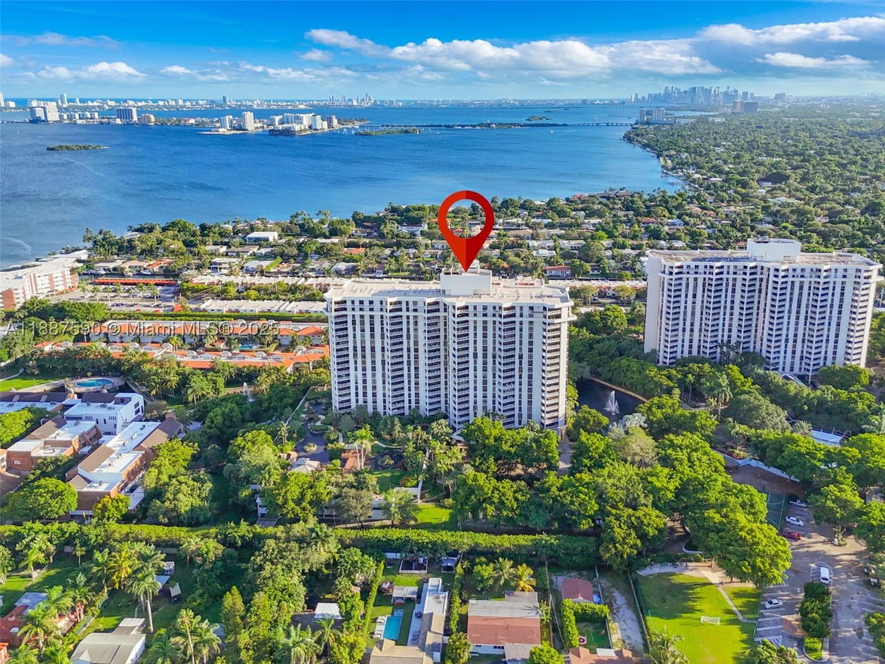 Real estate property located at 1000 Quayside Ter #505, Miami-dade, Towers Of Quayside Condo, Miami, FL