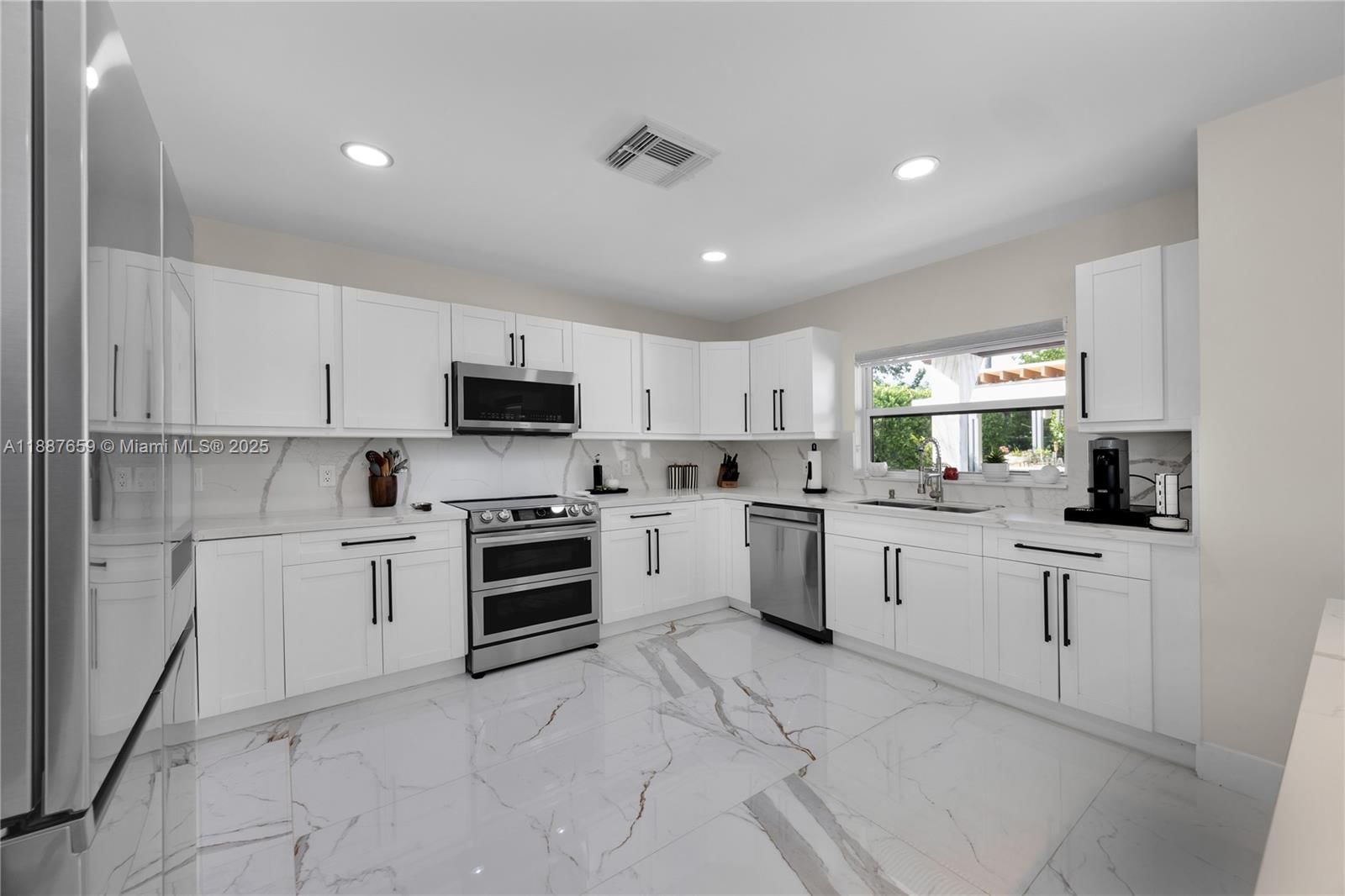 Real estate property located at 5501 Mckinley St, Broward, Hollywood Hills Amen Plat, Hollywood, FL