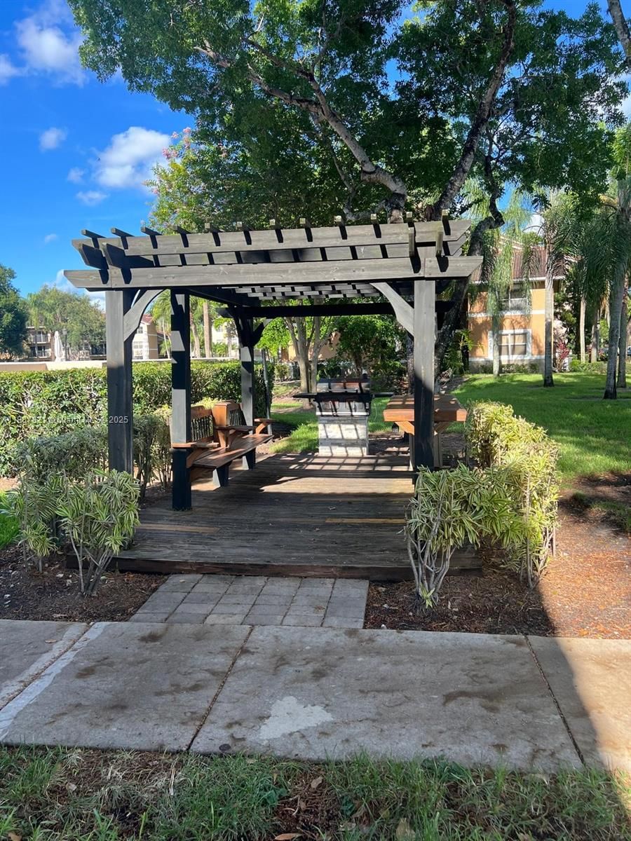 Real estate property located at 8821 Wiles Rd #306, Broward, Edgewater Condo, Coral Springs, FL