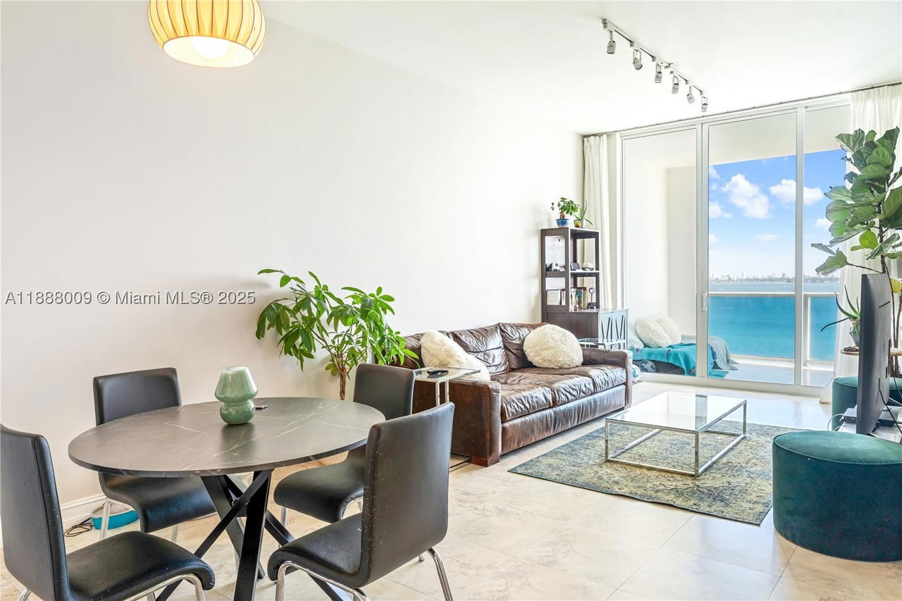 Real estate property located at 725 22nd St #16B, Miami-dade, New Wave Condo, Miami, FL