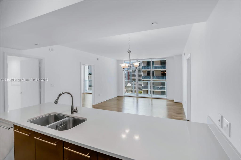 Real estate property located at 55 6th St #3503, Miami-dade, 500 Brickell West Condo, Miami, FL