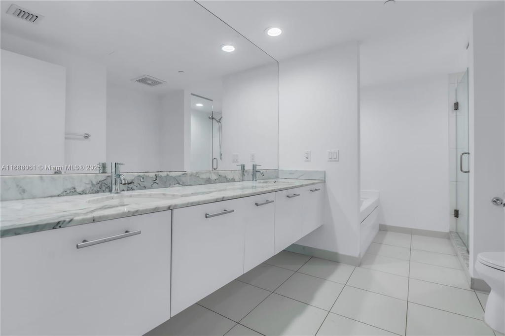Real estate property located at 55 6th St #3503, Miami-dade, 500 Brickell West Condo, Miami, FL