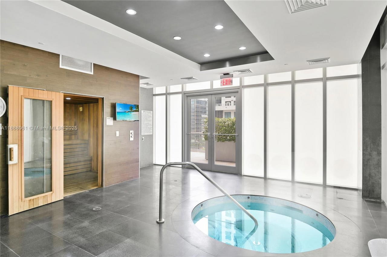 Real estate property located at 55 6th St #3503, Miami-dade, 500 Brickell West Condo, Miami, FL