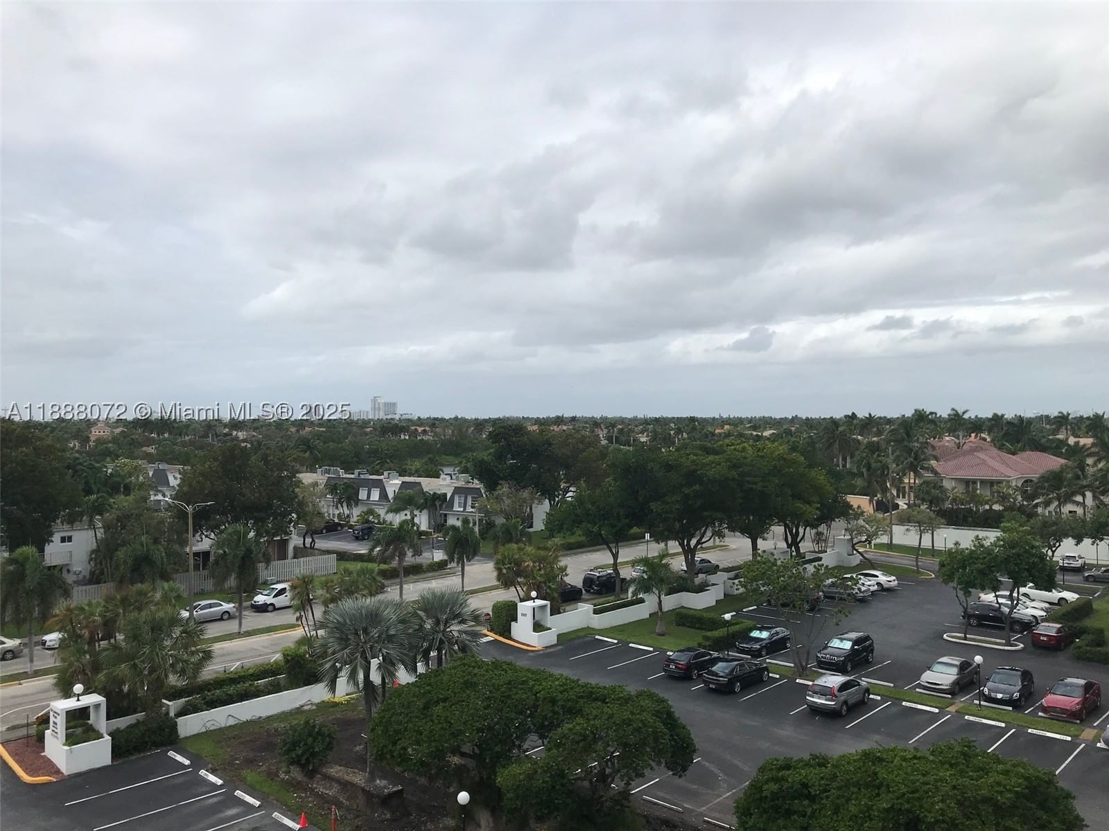 Real estate property located at 1000 Parkview Dr #627, Broward, Oceanview Park Condo, Hallandale Beach, FL