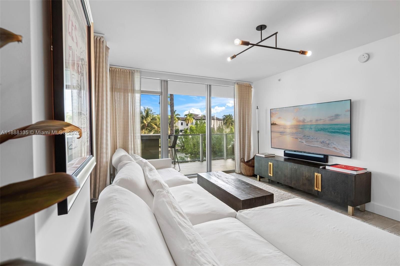 Real estate property located at 1201 20th St #304, Miami-dade, Island View Addn, Miami Beach, FL
