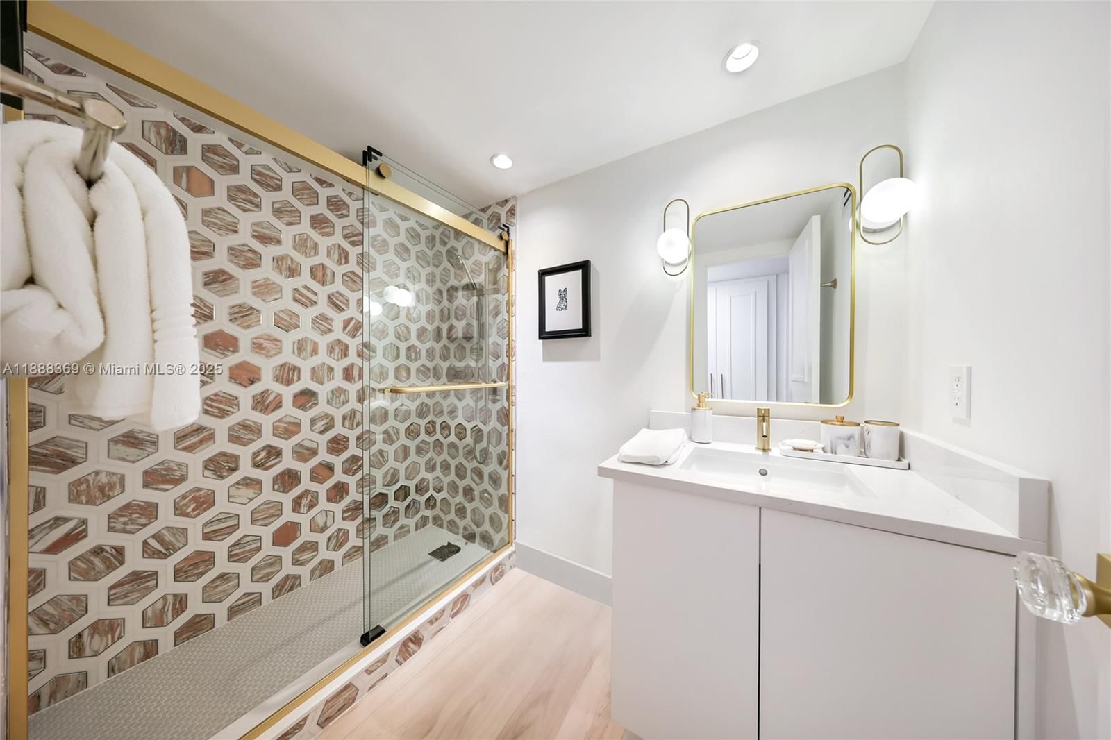 Real estate property located at 1450 Lincoln Rd #606, Miami-dade, Lincoln Bay Towers Condo, Miami Beach, FL