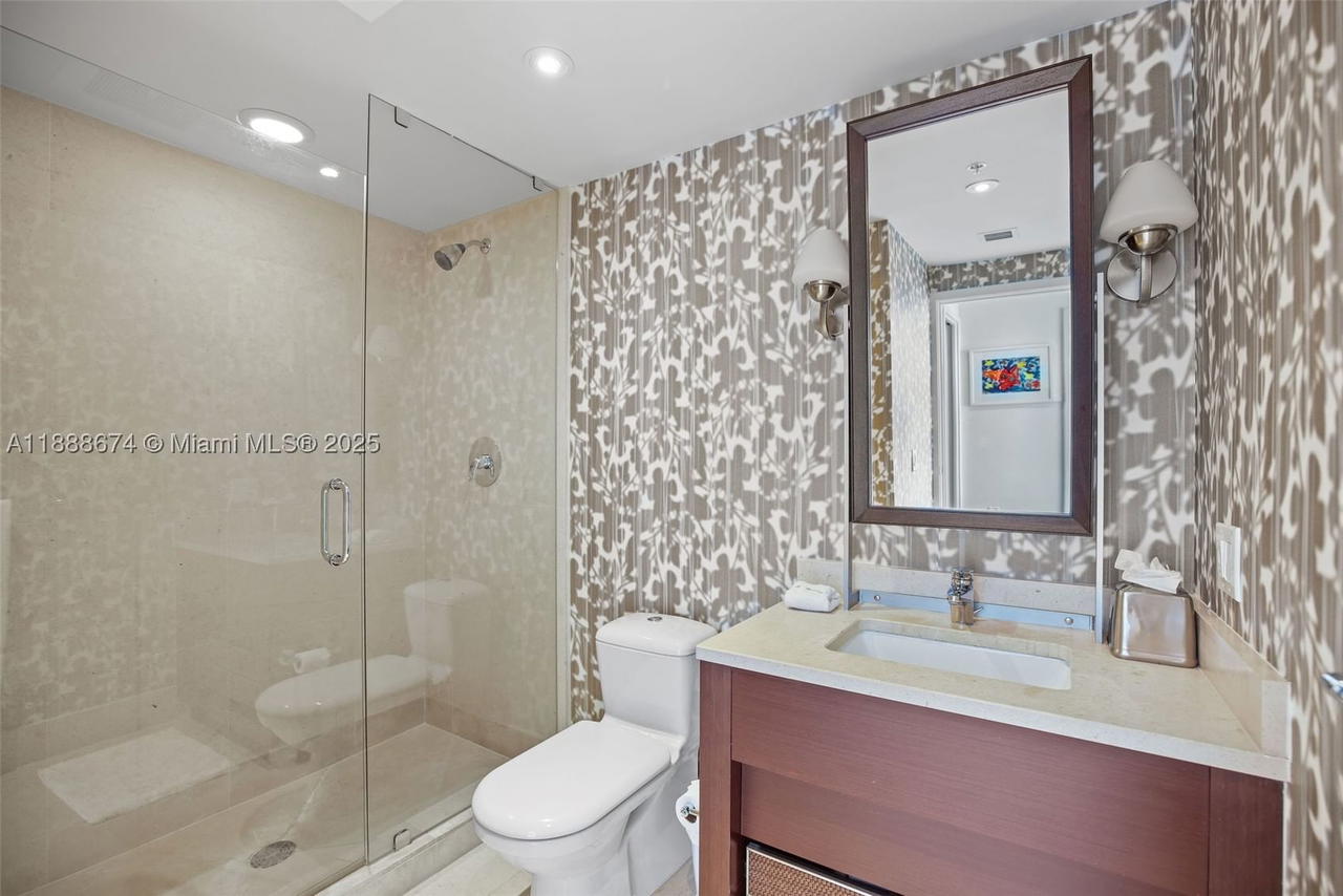 Real estate property located at 6899 Collins Ave #1610, Miami-dade, North Carillon Beach Cond, Miami Beach, FL