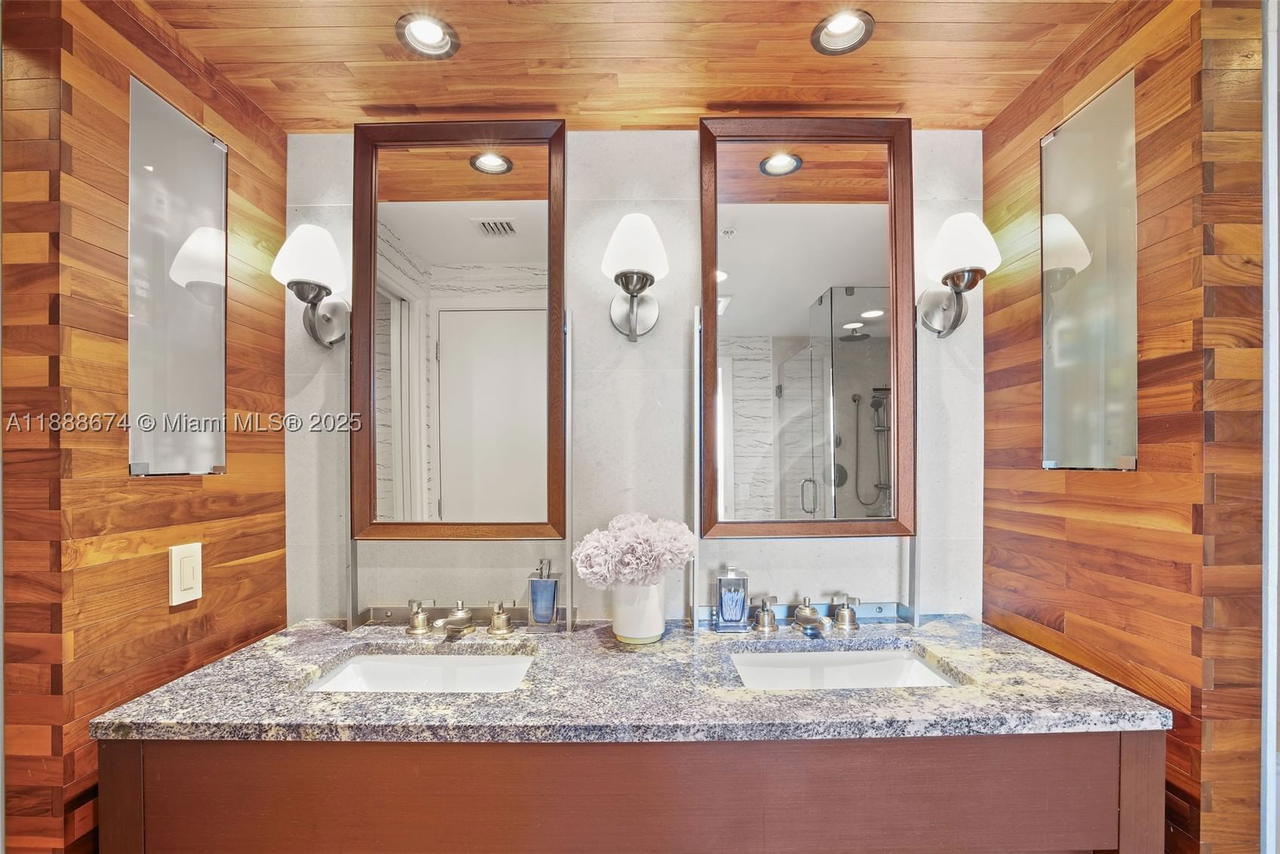 Real estate property located at 6899 Collins Ave #1610, Miami-dade, North Carillon Beach Cond, Miami Beach, FL