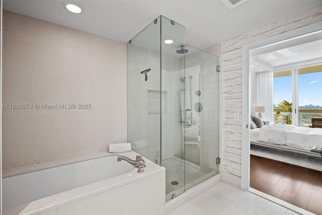 Real estate property located at 6899 Collins Ave #1610, Miami-dade, North Carillon Beach Cond, Miami Beach, FL